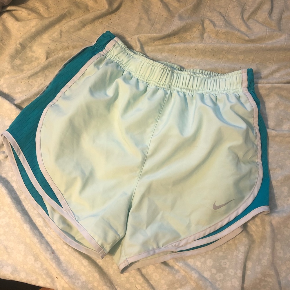 Nike shorts tempo